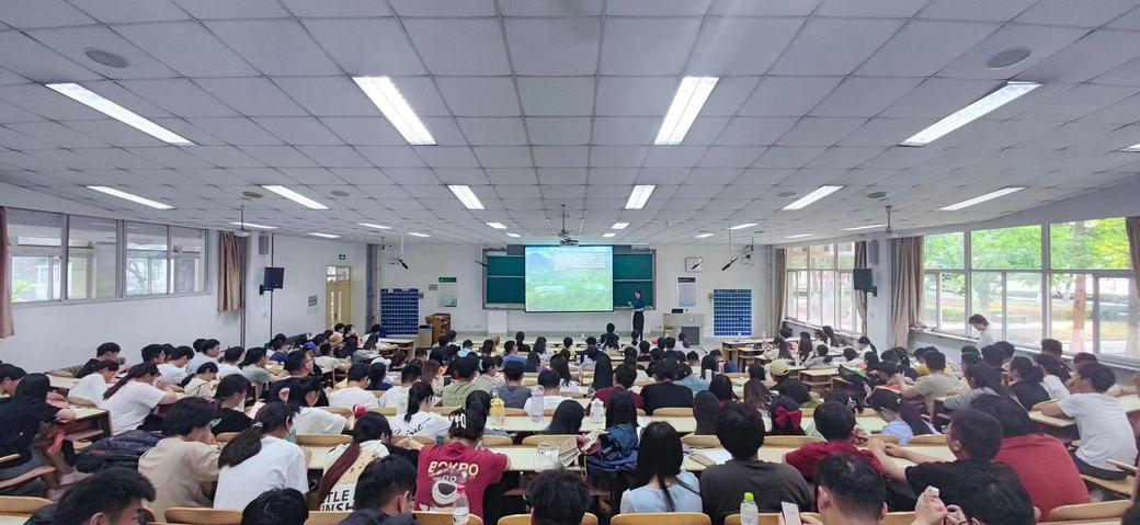 为引导毕业生党员锤炼忠诚品格
