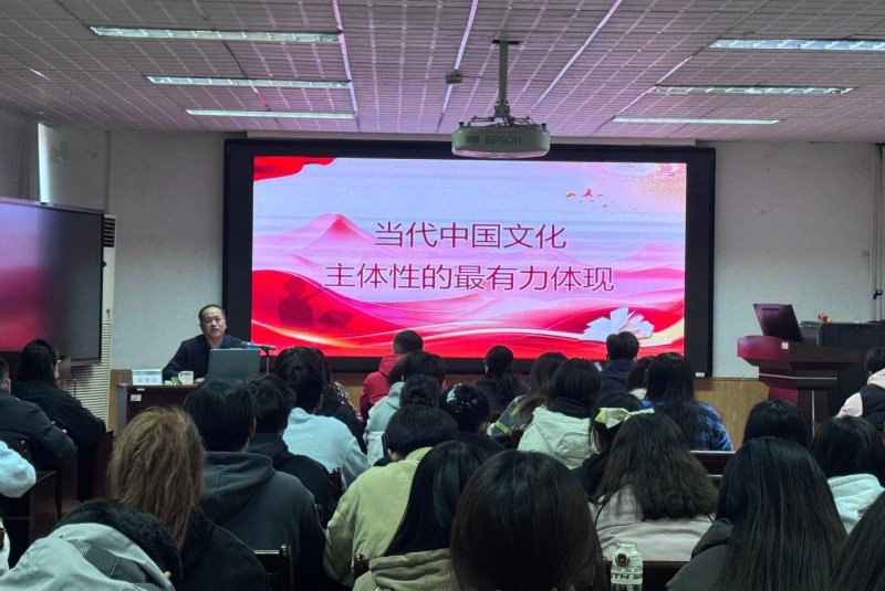 副校长李广松陪同检查