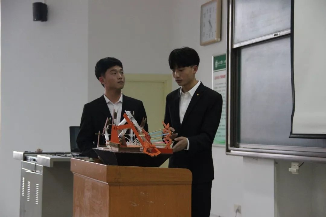 应用前景等方面对自己的作品做了详细介