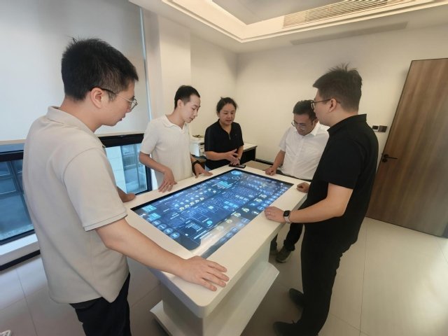 AI 金融实验室等实训载体