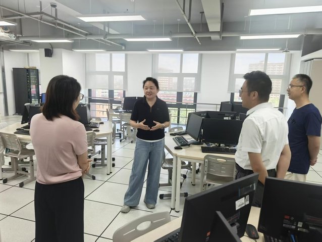继续了解上财网络信息中心副主任王琛调