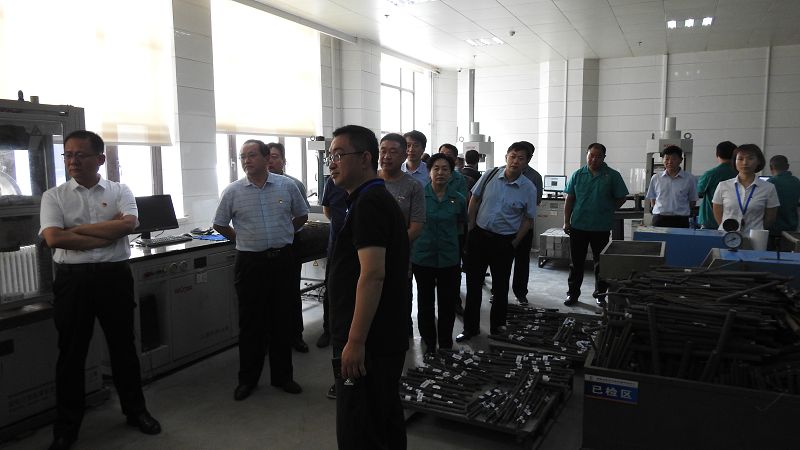 座谈会由市质监站站长边树举主持