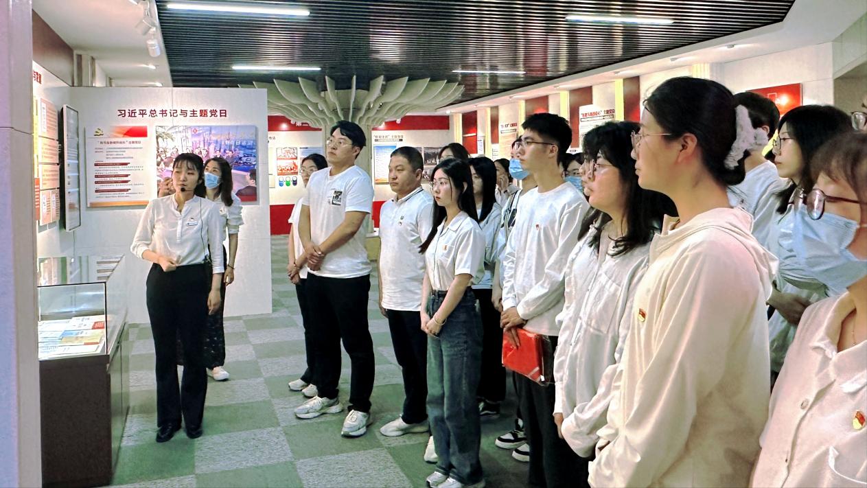 第二党支部赴泰安主题党日活动中心开展
