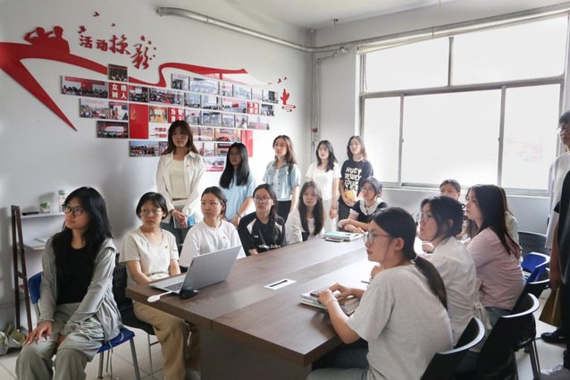 继续了解本次传承活动旨在发挥毕业生党