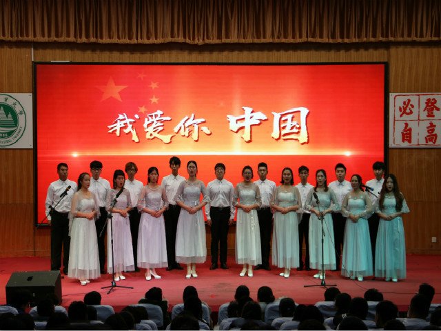 学工处处长王群