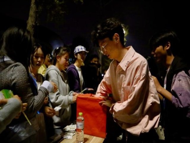 继续了解 汇聚青春力量
