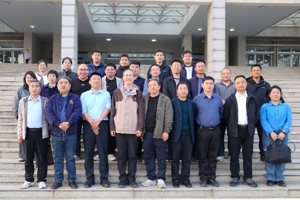 与在校师生共话行业未来