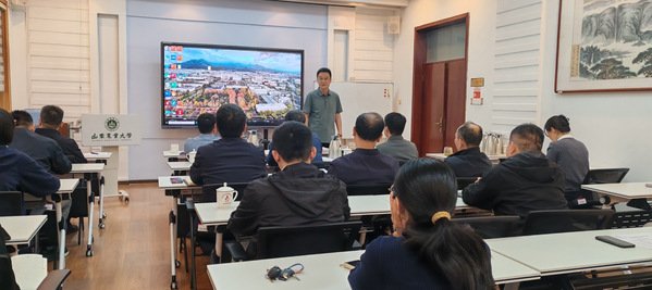 引导青年教师加强教学改革创新