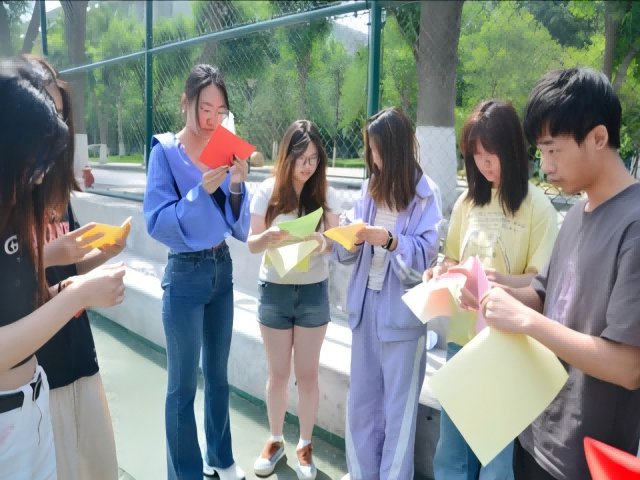 营造健康和谐的校园文化氛围