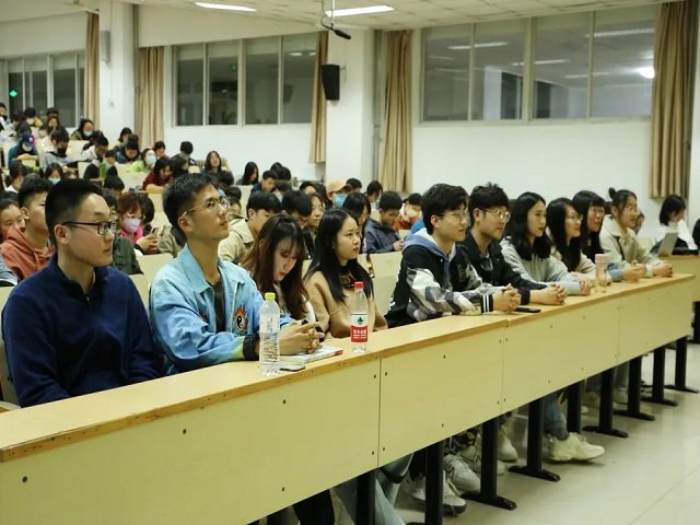 继续了解交谊舞协会