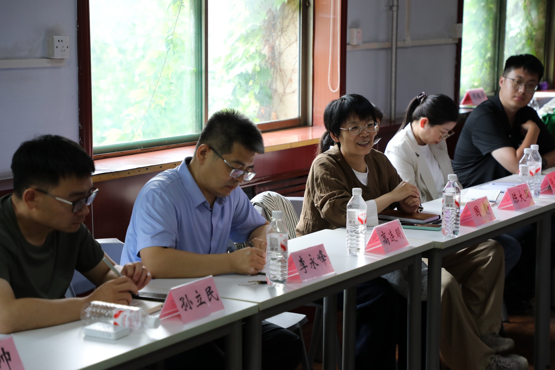 继续了解在师生见面会上