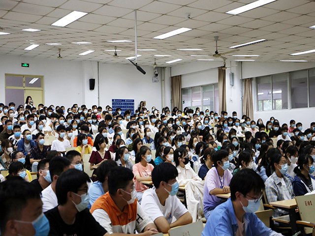 继续了解2021级新生跨越五湖四海