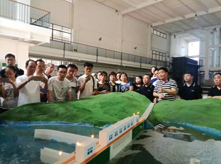 实验中心宋学东主任详细的为培训班同学